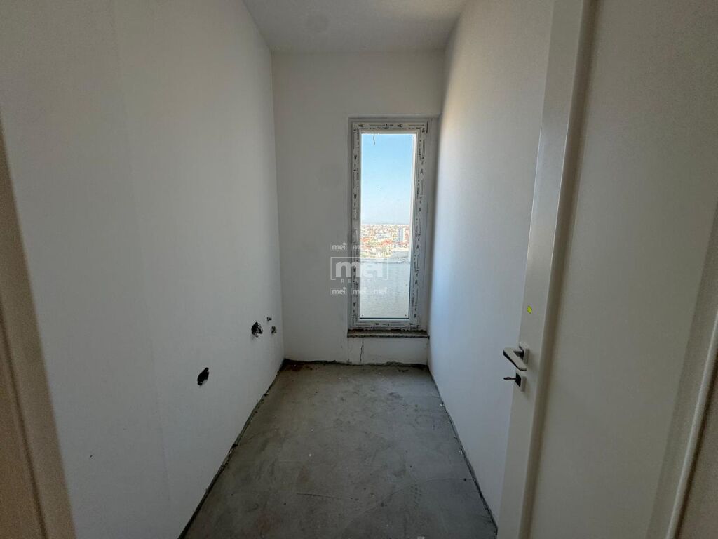 SHITET APARTAMENT NE HYRJE TE DURRESIT ME PAMJE NGA DETI! 10