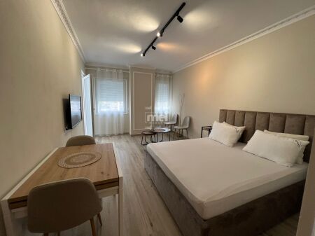 STUDIO APARTMENT FOR RENT NEAR "PALACE" HOTEL!