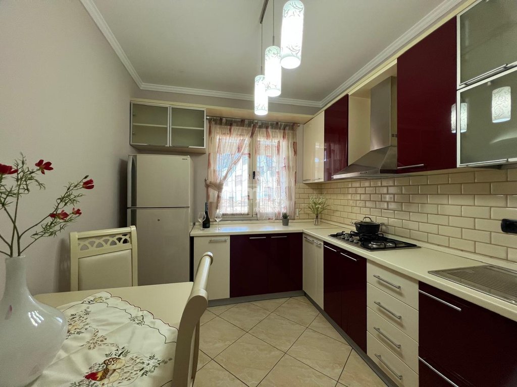 JEPET ME QIRA  APARTAMENT 2+2+2 NE QENDER ME PAMJE DETI ! 8