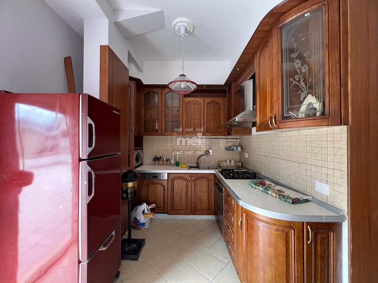 VENDESI APPARTAMENTO 1+1 A GOLEM VICINO AL PORTO DI KAVALIA CON VERANDA E VISTA PARZIALE SUL MARE!