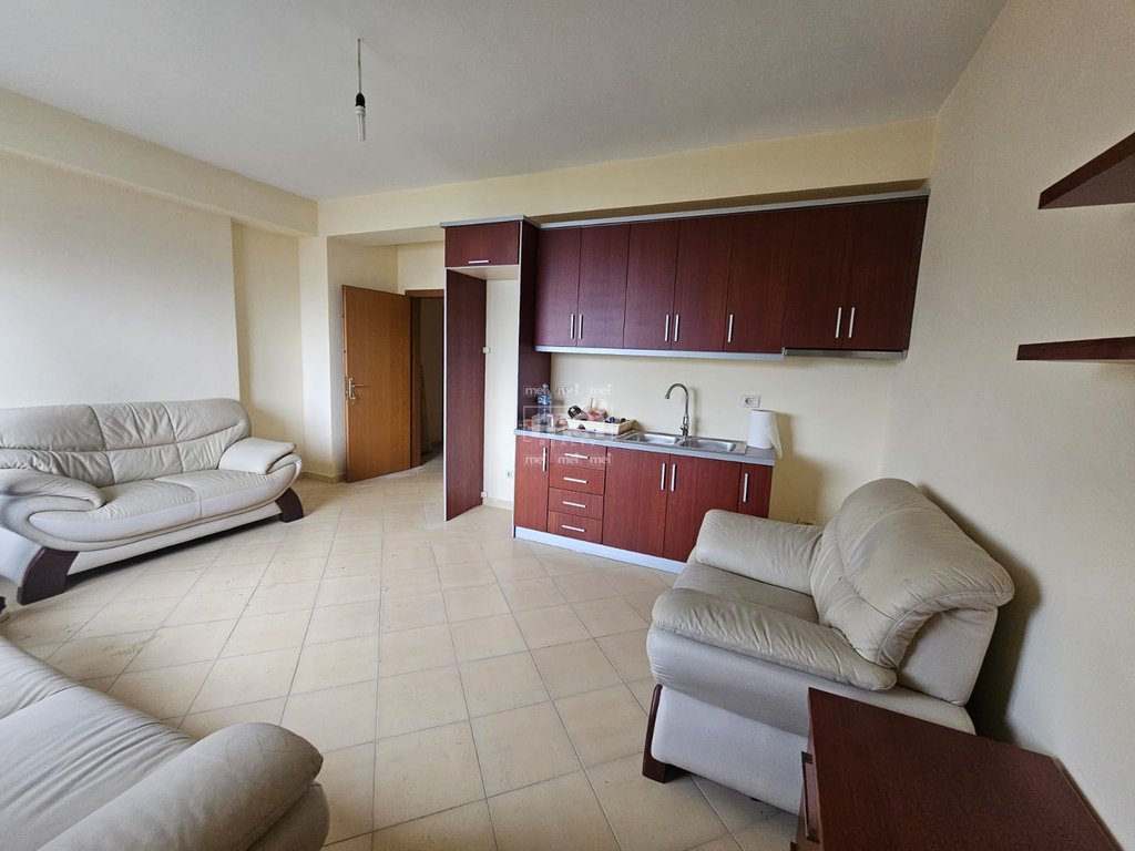 SHITET APARTAMENT 1+1 NE HEKURUDHA!