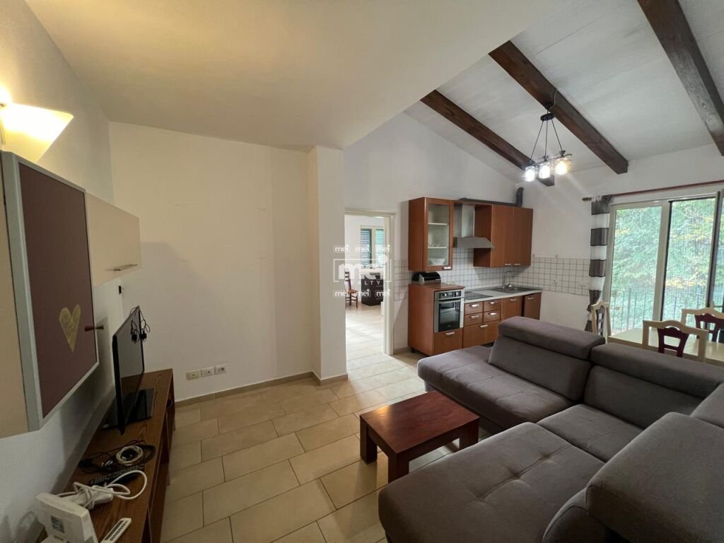 JEPET ME QIRA APARTAMENT 2+1 NE VOLLGA + POST PARKIMI! 4