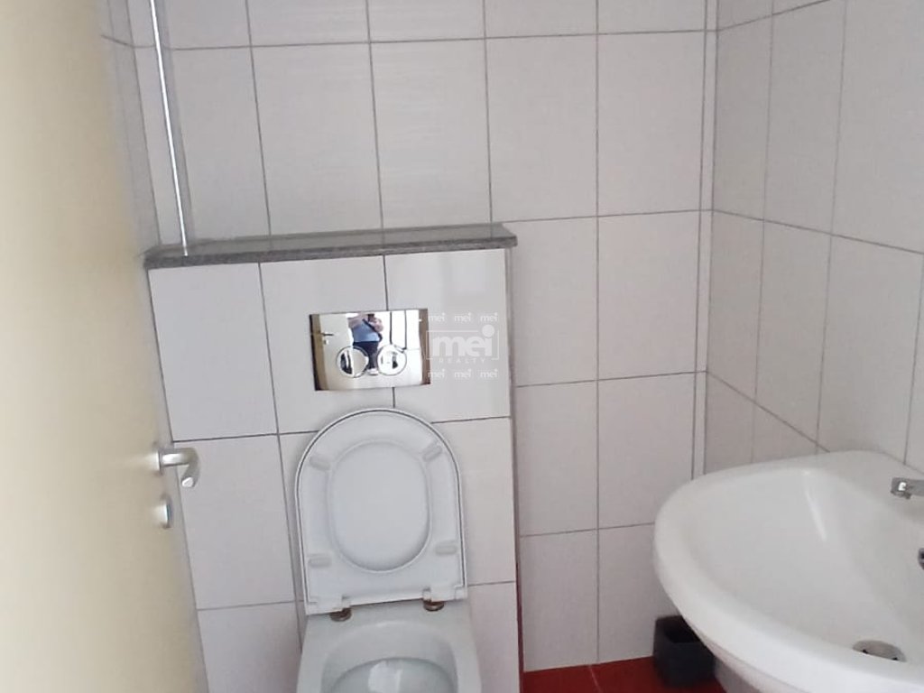 JEPET ME QIRA AMBJENT BIZNESI PRANE POLIKLINIKES