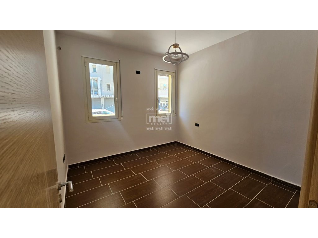SHITET APARTAMENT 2+1 TEK VILA E ZOGUT 4