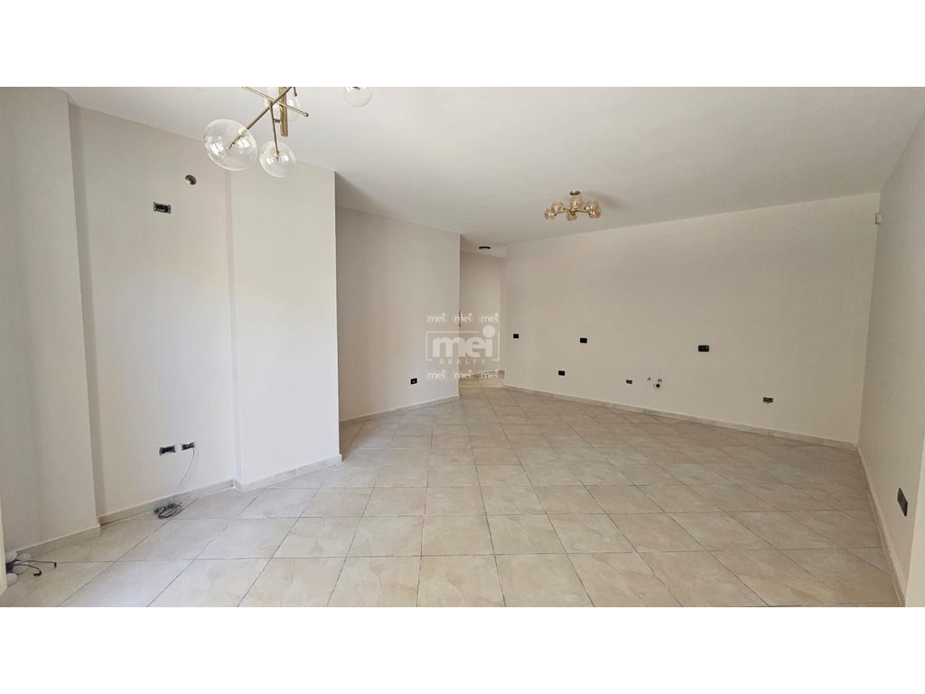 SHITET APARTAMENT 2+1 TEK VILA E ZOGUT