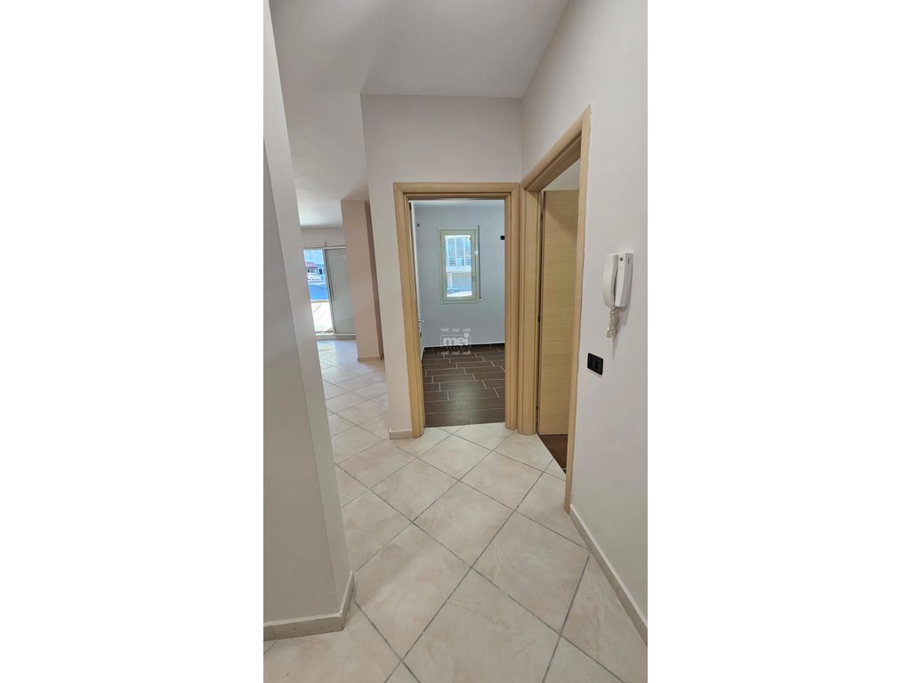 SHITET APARTAMENT 2+1 TEK VILA E ZOGUT 3