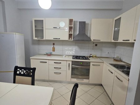 JEPET ME QIRA APARTAMENT 1+1 TE GJYKATA !
