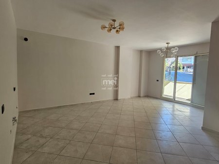SHITET APARTAMENT 2+1 TEK VILA E ZOGUT
