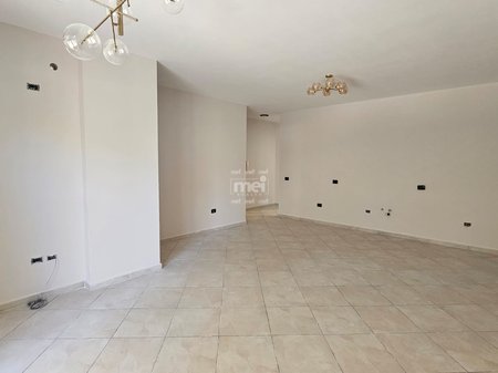 SHITET APARTAMENT 2+1 TEK VILA E ZOGUT