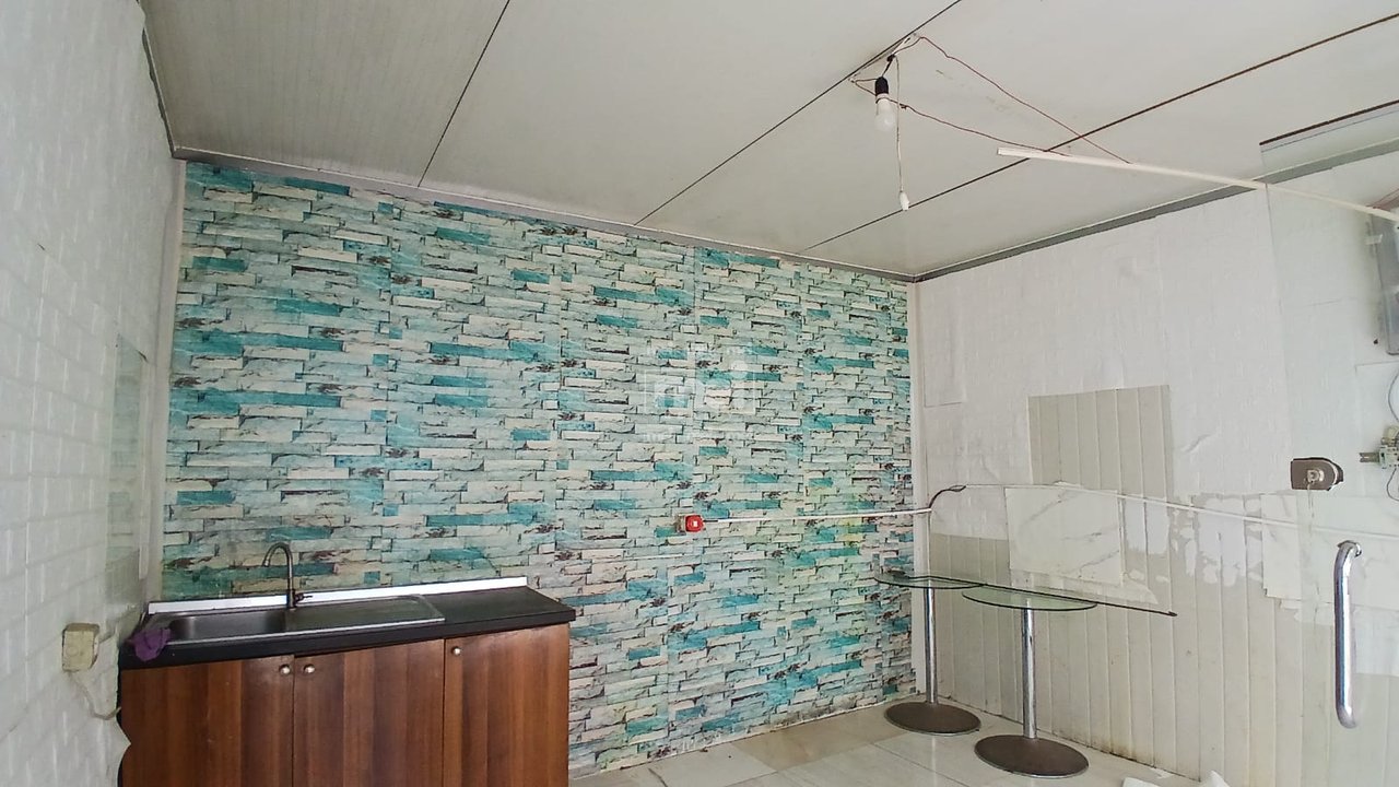SI AFFITTA LOCALE COMMERCIALE VICINO ALL'EX DISTRETTO!