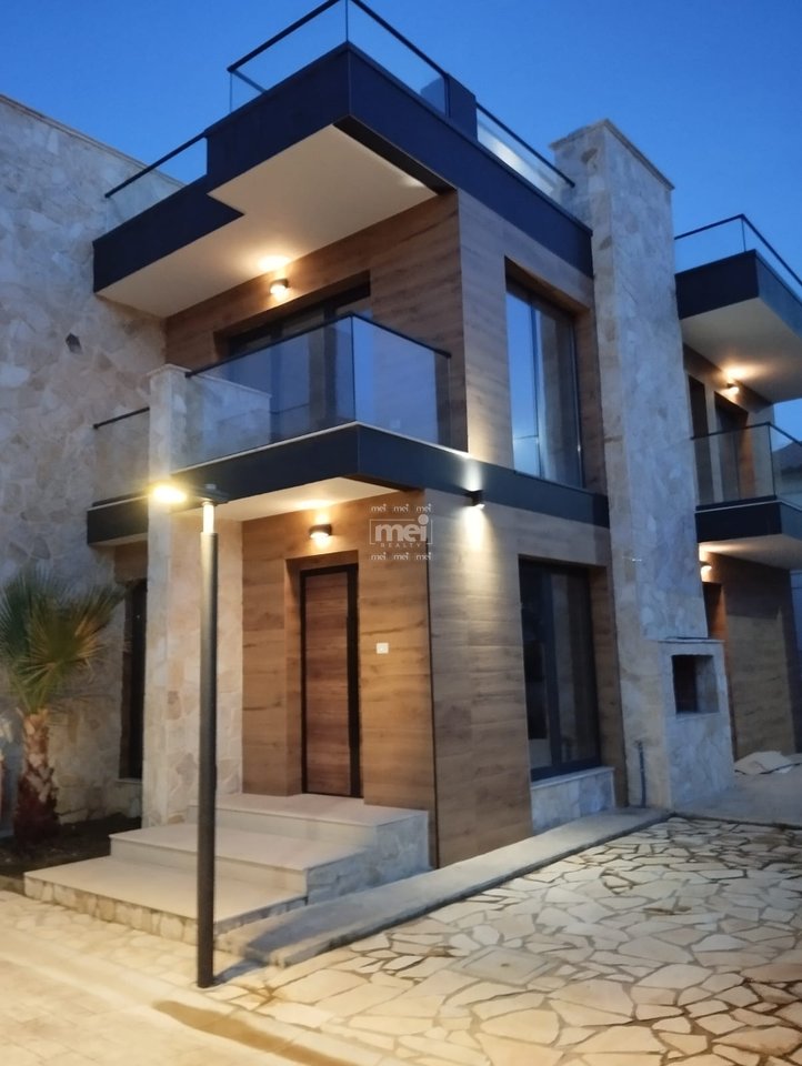 VILLA DUPLEX IN VENDITA A GOLEM!