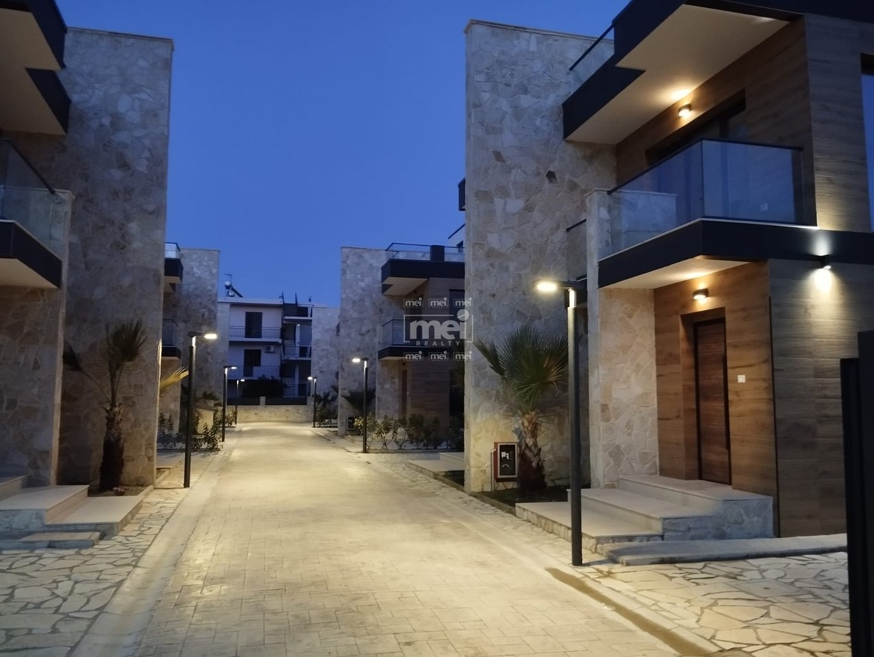 VILLA DUPLEX IN VENDITA A GOLEM!