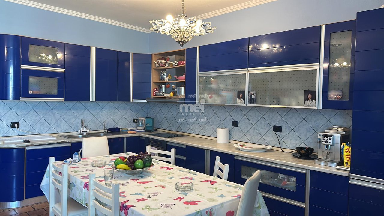 AFFITTASI APPARTAMENTO 1+1 NEL CENTRO DI DURAZZO!