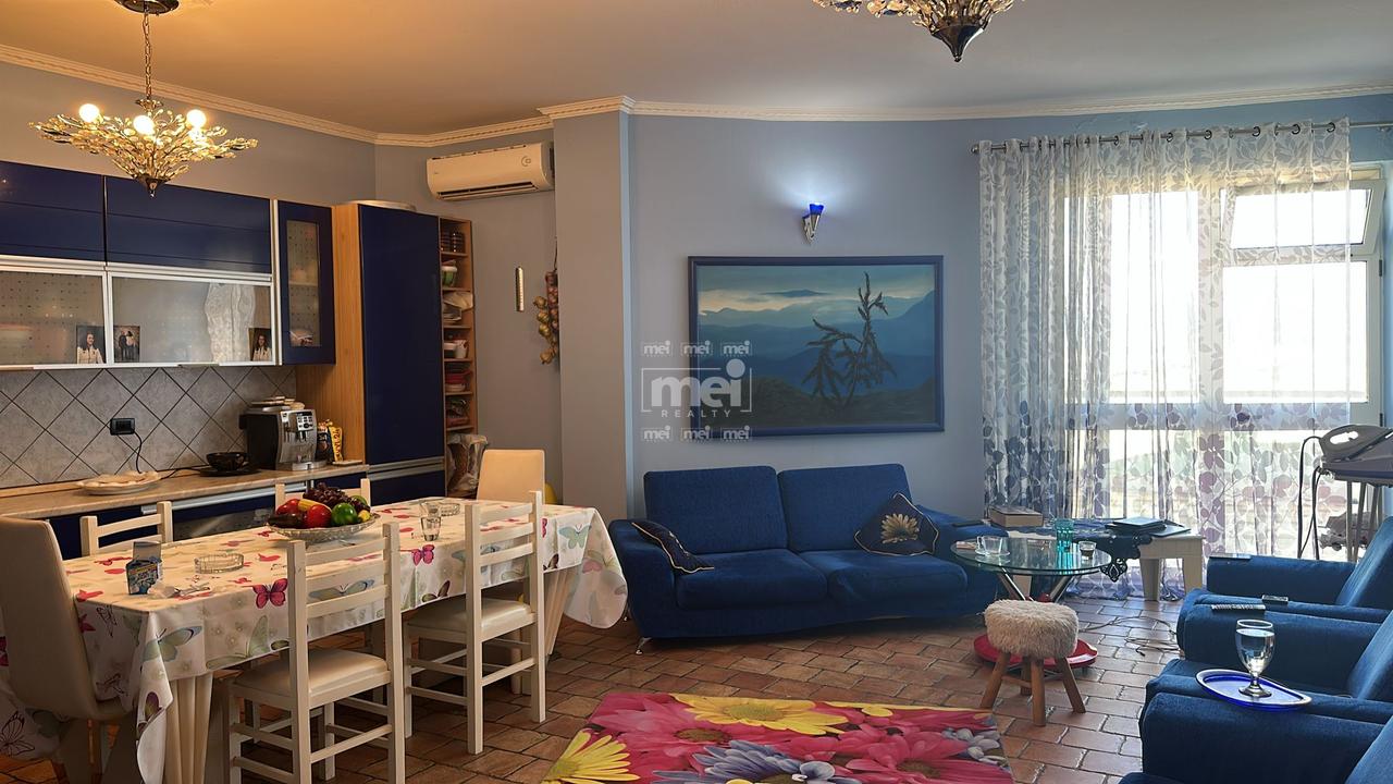 AFFITTASI APPARTAMENTO 1+1 NEL CENTRO DI DURAZZO!
