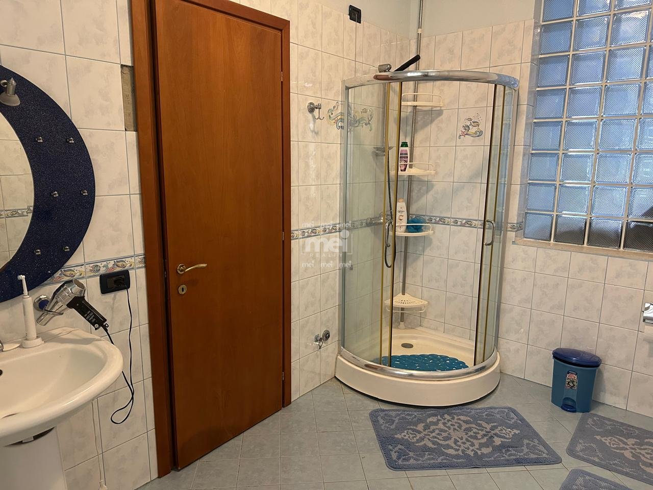 AFFITTASI APPARTAMENTO 2+1 NEL CENTRO DI DURAZZO!
