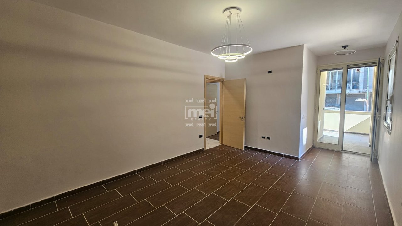 SHITET APARTAMENT 2+1 TEK VILA E ZOGUT