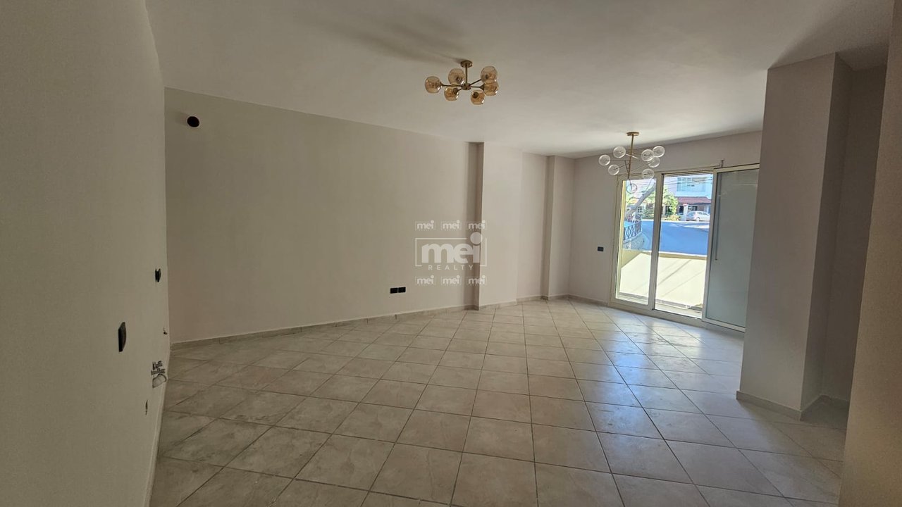 SHITET APARTAMENT 2+1 TEK VILA E ZOGUT