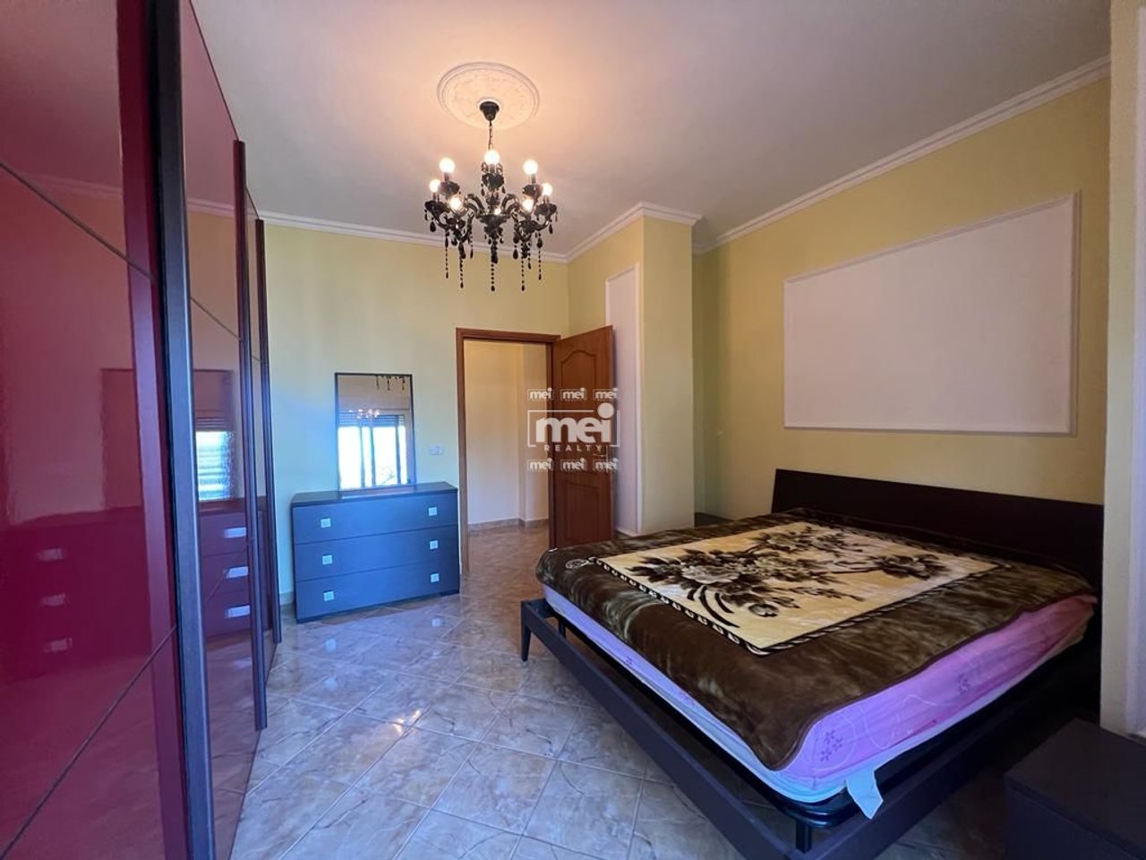 JEPET ME QIRA APARTAMENT 2+1 TEK VILA E ZOGUT!