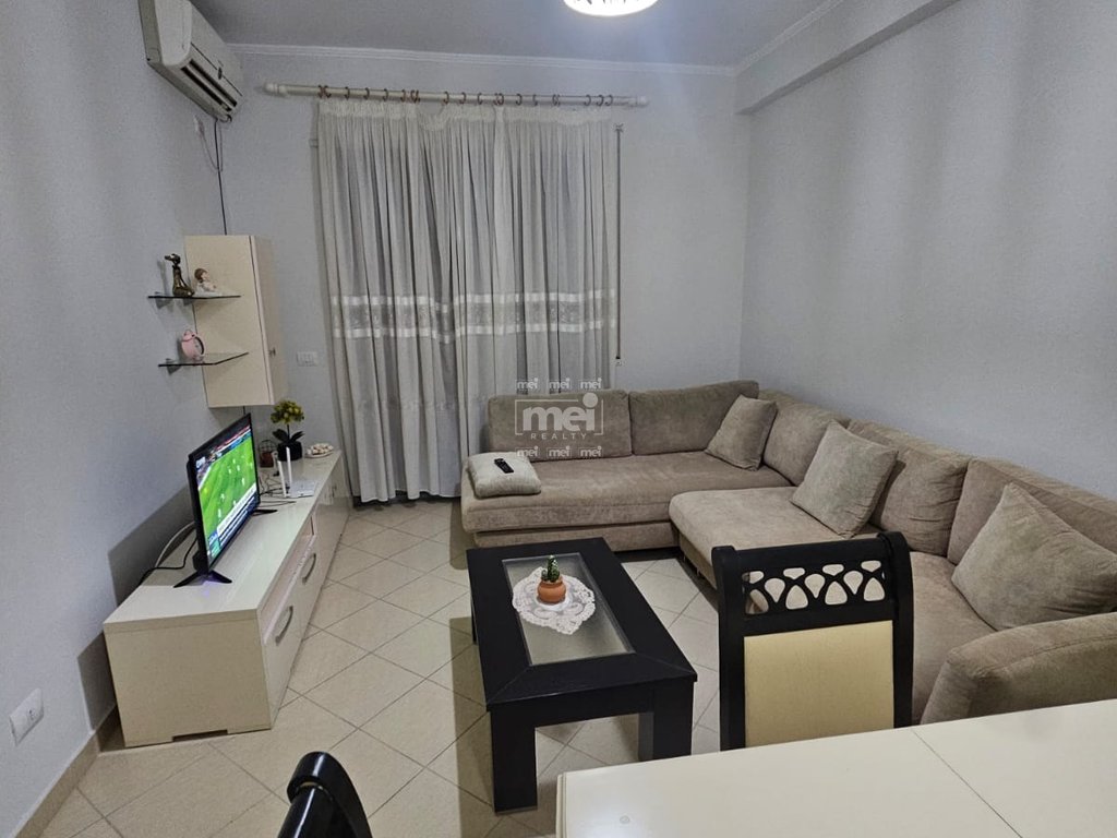 JEPET ME QIRA APARTAMENT 1+1 TE GJYKATA !