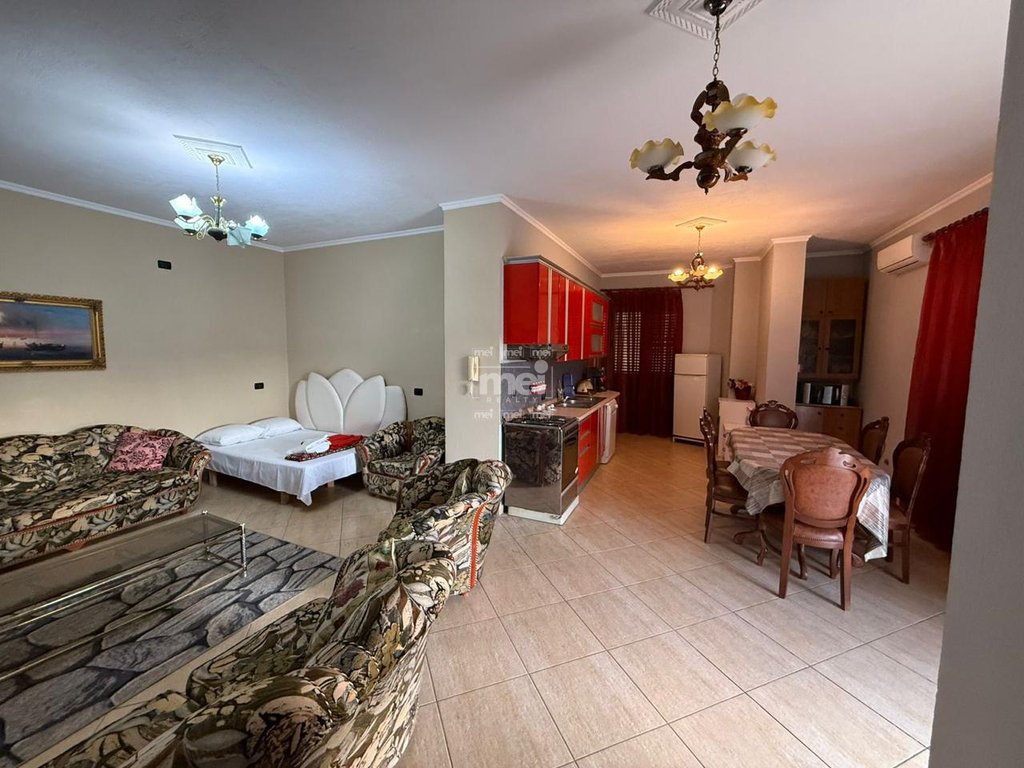 JEPET ME QIRA APARTAMENT 2+1 NE QENDER TE DURRESIT !