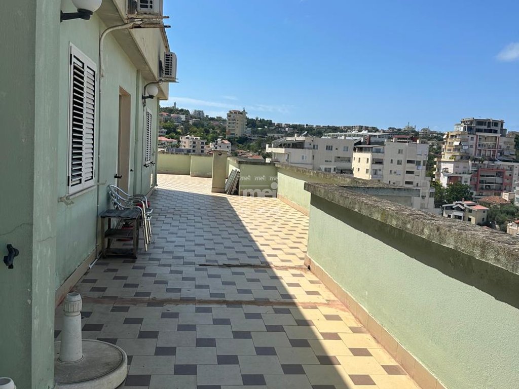 JEPET ME QIRA APARTAMENT 2+1 NE QENDER TE DURRESIT !