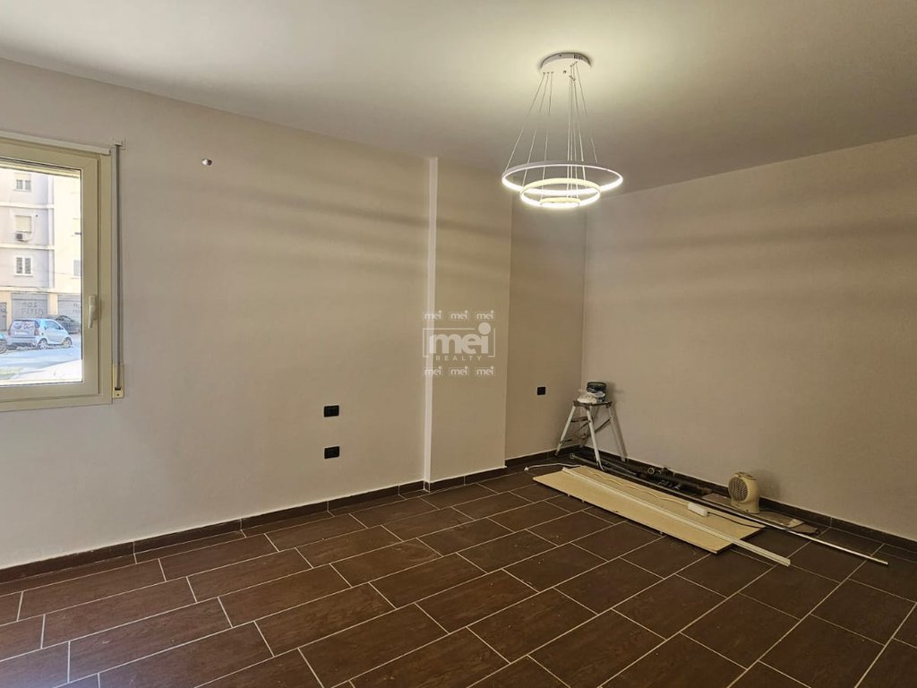 SHITET APARTAMENT 2+1 TEK VILA E ZOGUT