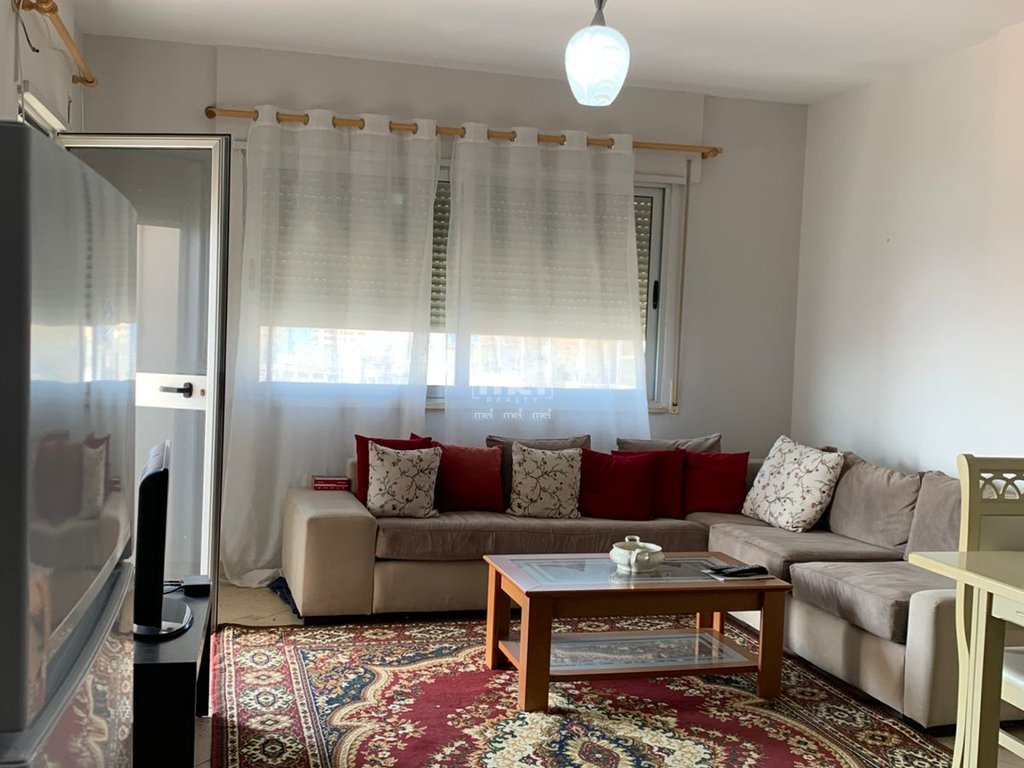 JEPET ME QIRA APARTAMENT ME PAMJE NGA DETI !
