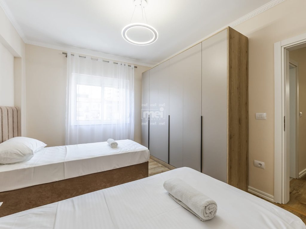 SHITET APARTAMENT 2+1 TE RRUGA E RE E PORTIT!