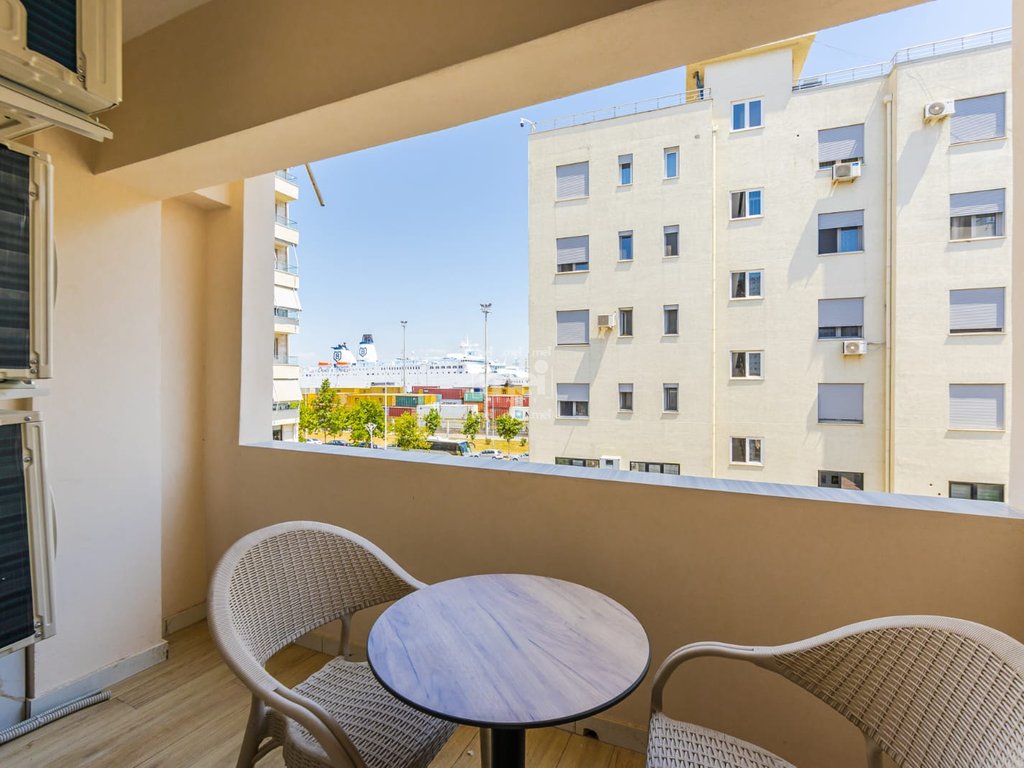 SHITET APARTAMENT 2+1 TE RRUGA E RE E PORTIT! 9