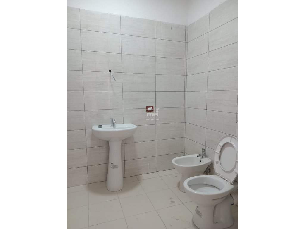 JEPET ME QIRA APARTAMENT 3+1+2 PRANE UJESJELLESIT! 8