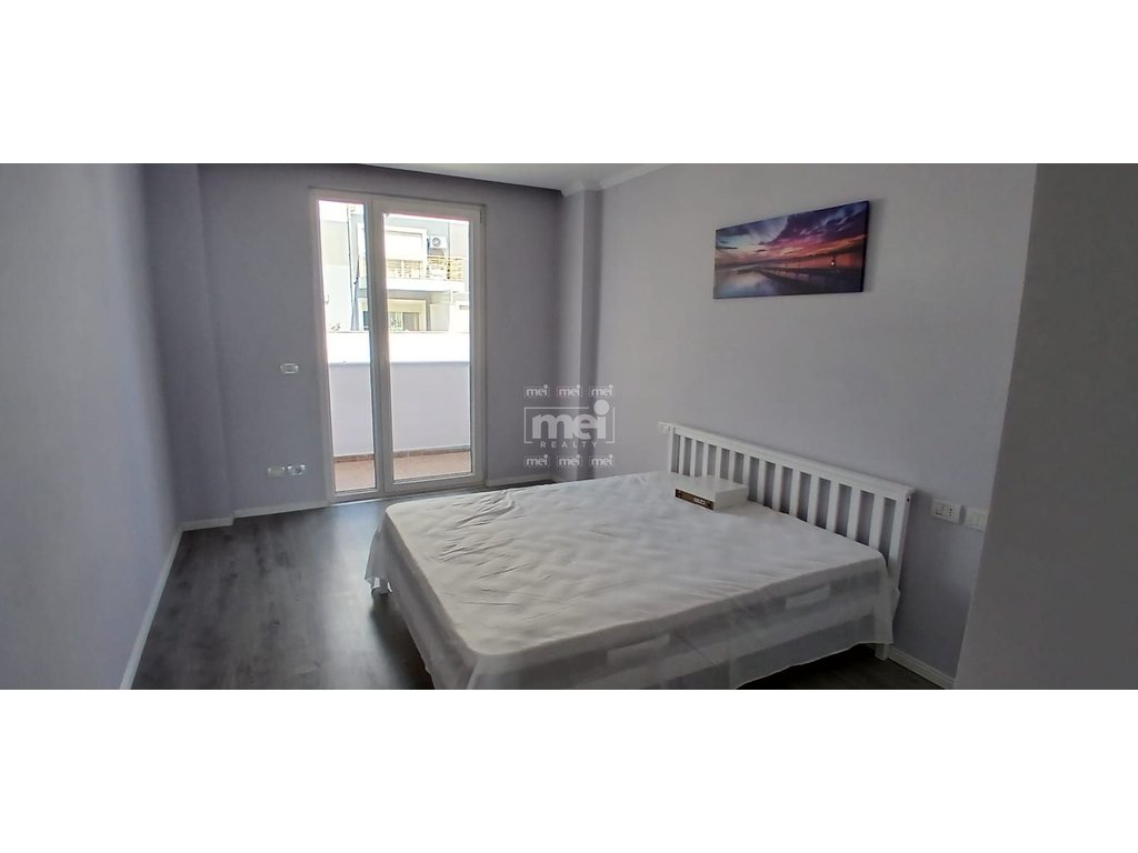 SHITET APARTAMENT 1+1 ME PAMJE NGA DETI PRANE STACIONIT TE TRENIT! 8