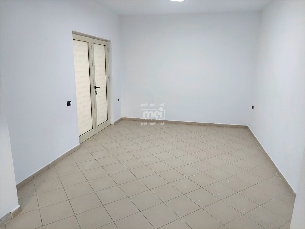 JEPET ME QIRA AMBIENT BIZNESI NE BULEVARDIN KRYESOR !