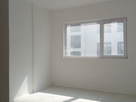 JEPET ME QIRA APARTAMENT 3+1+2 PRANE UJESJELLESIT!