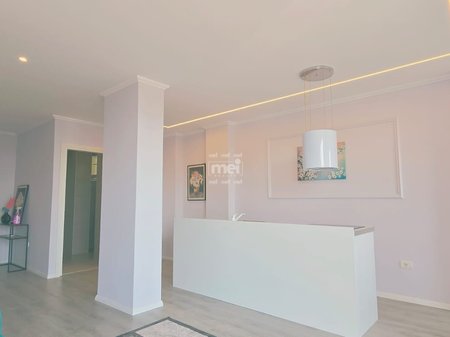SHITET APARTAMENT 1+1 ME PAMJE NGA DETI PRANE STACIONIT TE TRENIT!