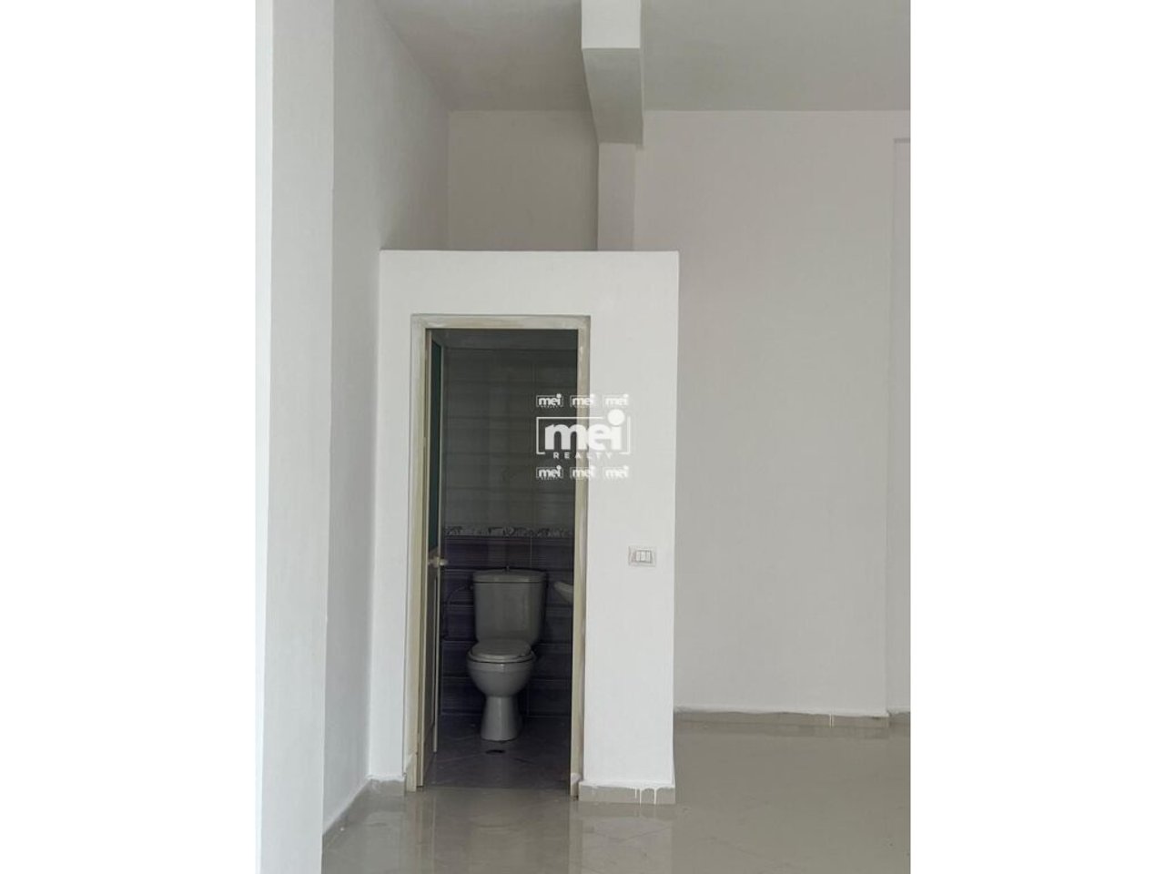 BUSINESS PREMISES FOR RENT NEAR THE STADIUM!