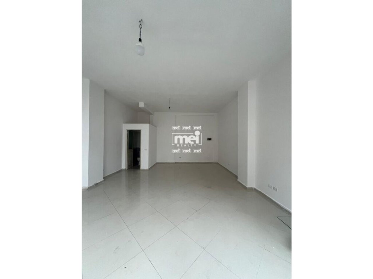 BUSINESS PREMISES FOR RENT NEAR THE STADIUM!