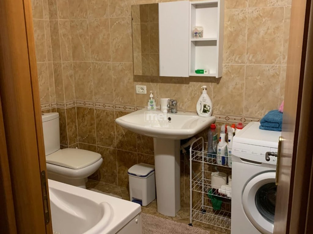 JEPET  ME QIRA APARTAMENT ME PAMJE DETI NE SHKEMB KAVAJE !