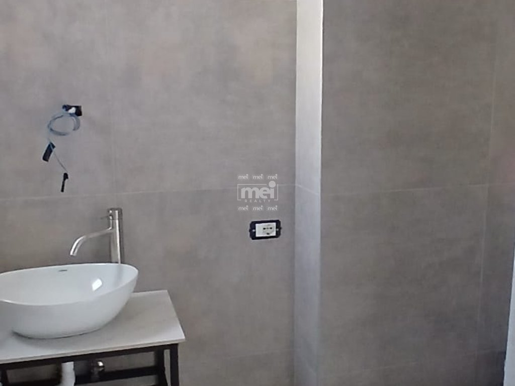 SHITET APARTAMENT 1+1 ME PAMJE NGA DETI PRANE STACIONIT TE TRENIT!