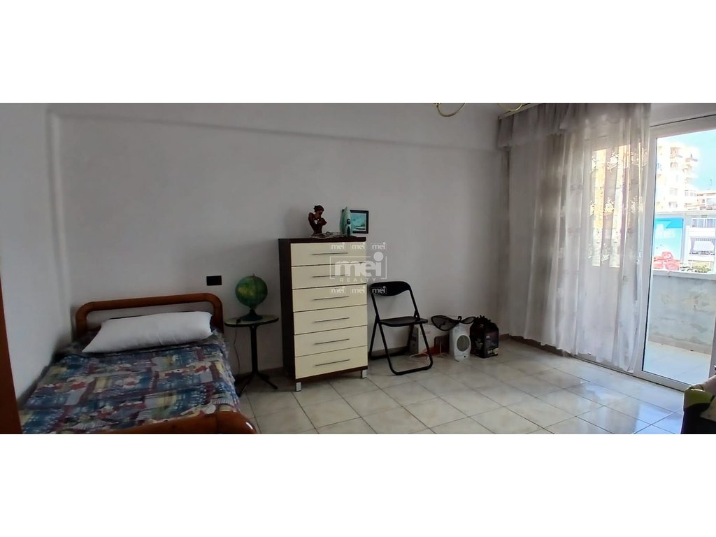 JEPET ME QIRA APARTAMENT 3+1 PRANE STACIONIT TE TRENIT! 3