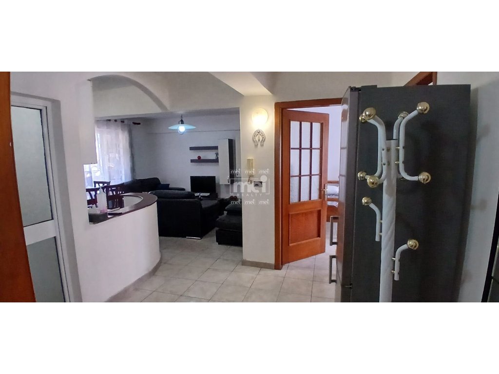 JEPET ME QIRA APARTAMENT 3+1 PRANE STACIONIT TE TRENIT! 10