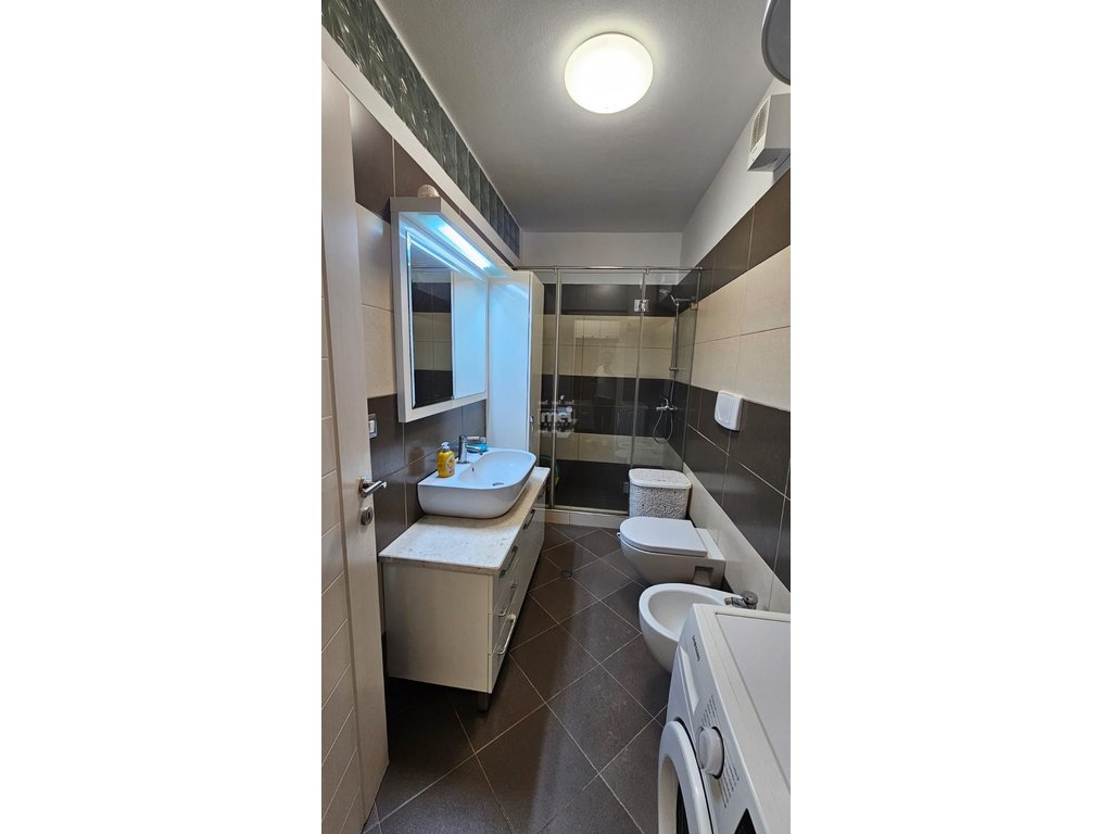 JEPET ME QIRA APARTAMENT 2+1 TEK ISH URT-ja! 8