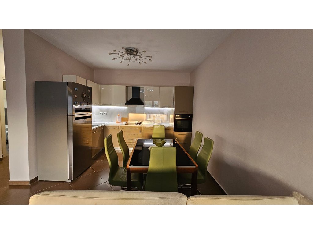 JEPET ME QIRA APARTAMENT 2+1 TEK ISH URT-ja! 2