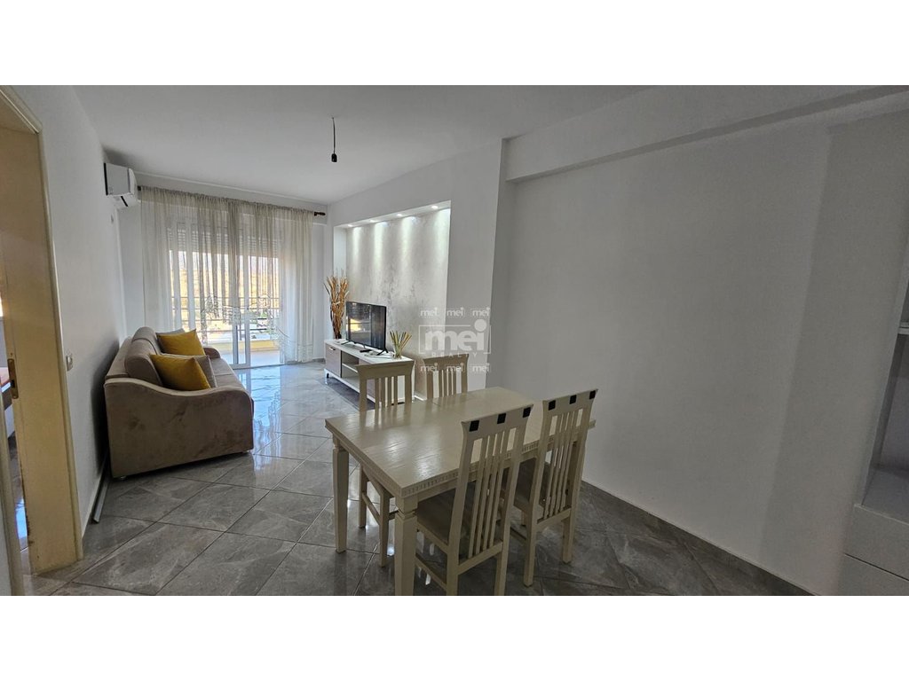 JEPET ME QIRA APARTAMENT 1+1 TEK ISH PARKU AUTOBUZAVE 1