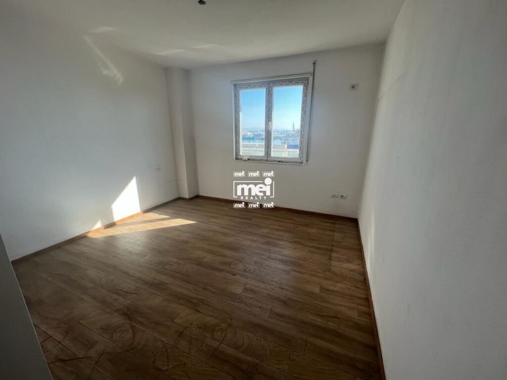 JEPET ME QIRA APARTAMENT 2+1+2 TEK RRUGA E PORTIT PER ZYRE! 5