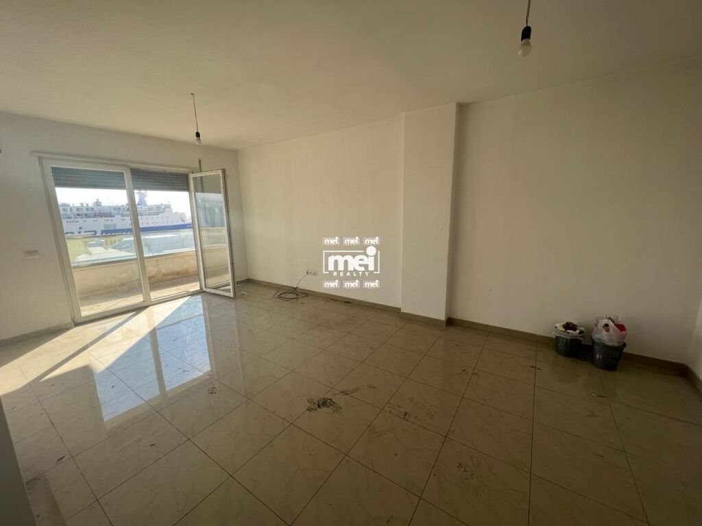 JEPET ME QIRA APARTAMENT 2+1+2 TEK RRUGA E PORTIT PER ZYRE!