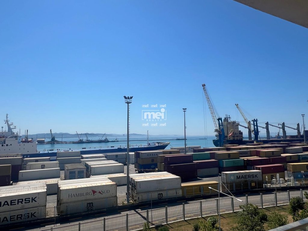 JEPET ME QIRA APARTAMENT 2+1+2 TEK RRUGA E PORTIT PER ZYRE!