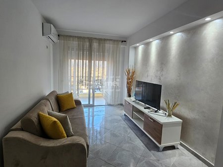 JEPET ME QIRA APARTAMENT 1+1 TEK ISH PARKU AUTOBUZAVE