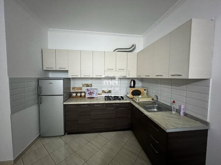 JEPET ME QIRA APARTAMENT 1+1 TEK RROTA KUQE ME PAMJE NGA DETI