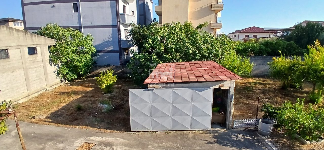 SHITET VILE DYKATESHE NE ARAPAJ