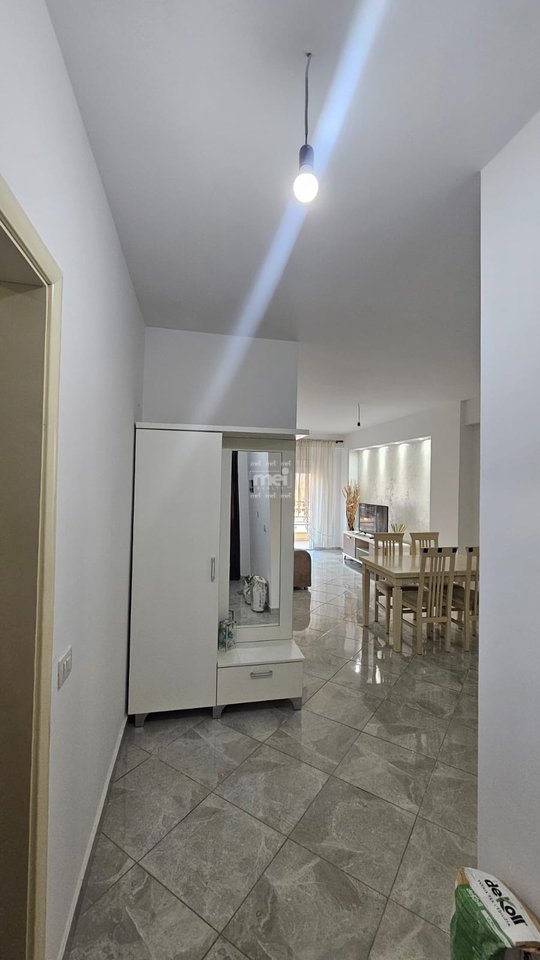 JEPET ME QIRA APARTAMENT 1+1 TEK ISH PARKU AUTOBUZAVE